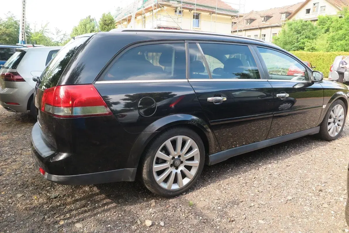 Gebraucht Opel Vectra 150 PS (110 kW) 2008 Schwarz Kombi