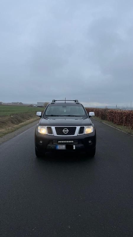 Gebraucht Nissan Navara 230 PS (169 kW) 2011 Pickup