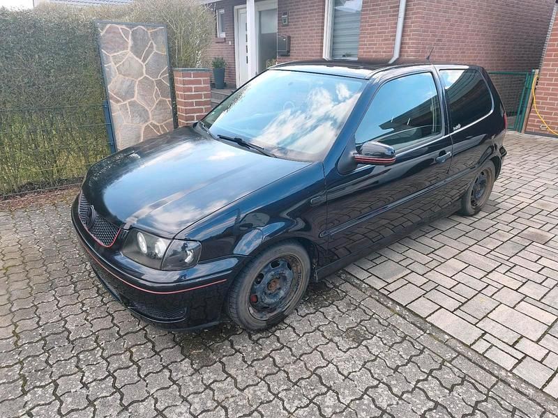 Second-hand VW Polo 75 CP (55 kW) 2001 Negru Hatchback