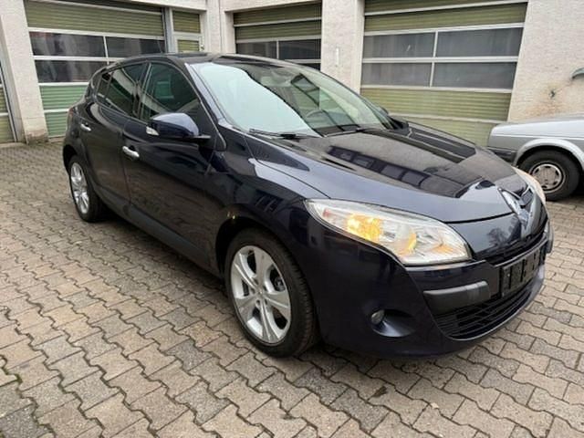 Blau Gebraucht 2009 Renault Mégane Dynamique Limousine | 2.845 € (Guter Preis) - Bild 1/4