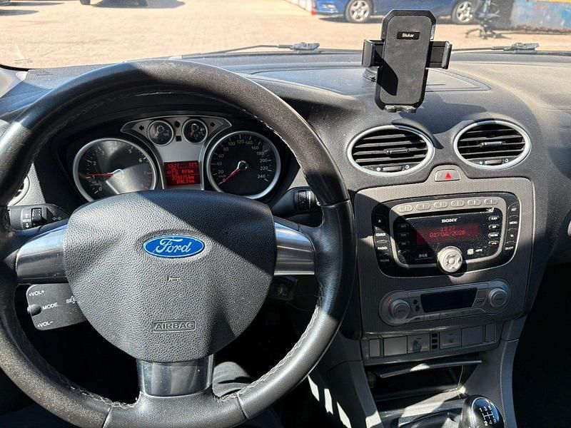 Gebraucht Ford Focus Titanium 101 PS (74 kW) 2008 Blau Kombi