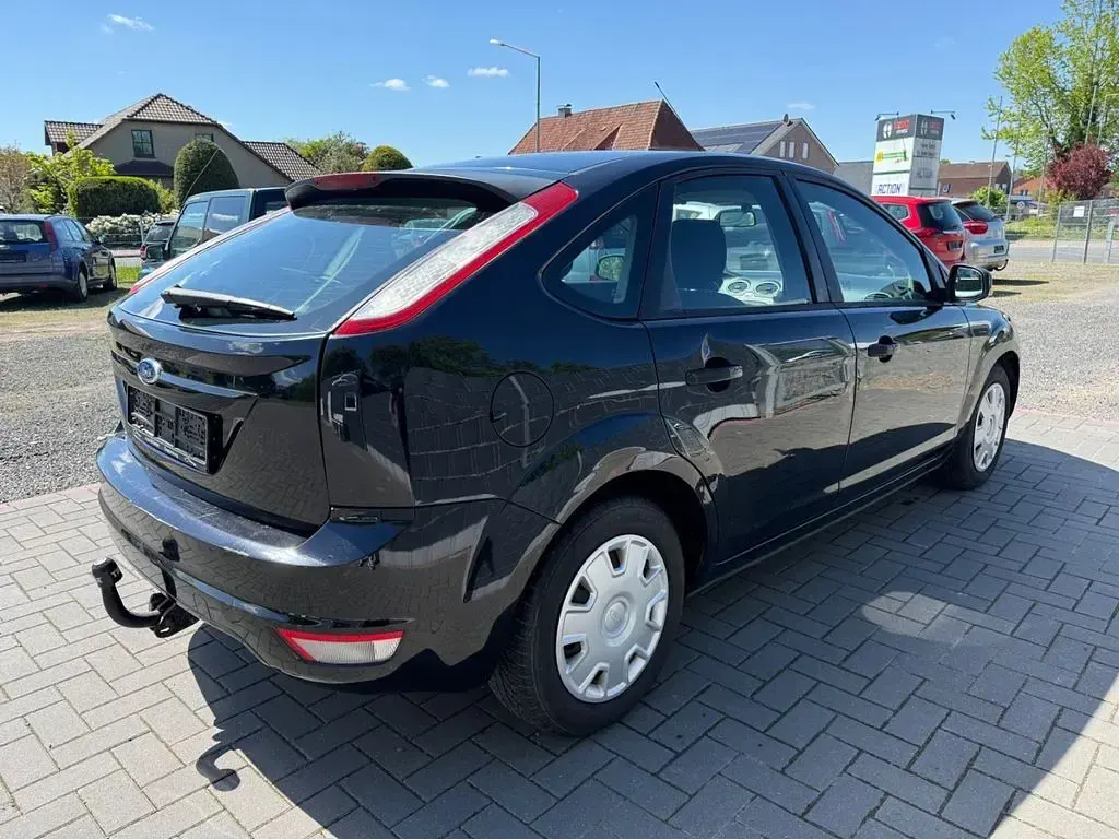 Brugt Ford Focus 101 HK (74 kW) 2010 Sort Sedan