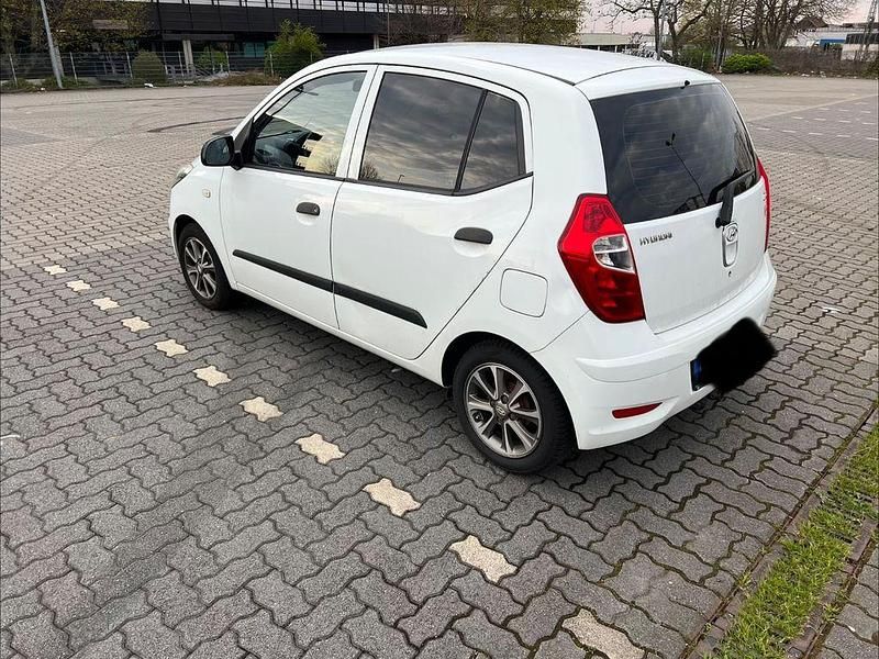 Gebraucht Hyundai i10 Classic 69 PS (50 kW) 2011 Weiß Kleinwagen