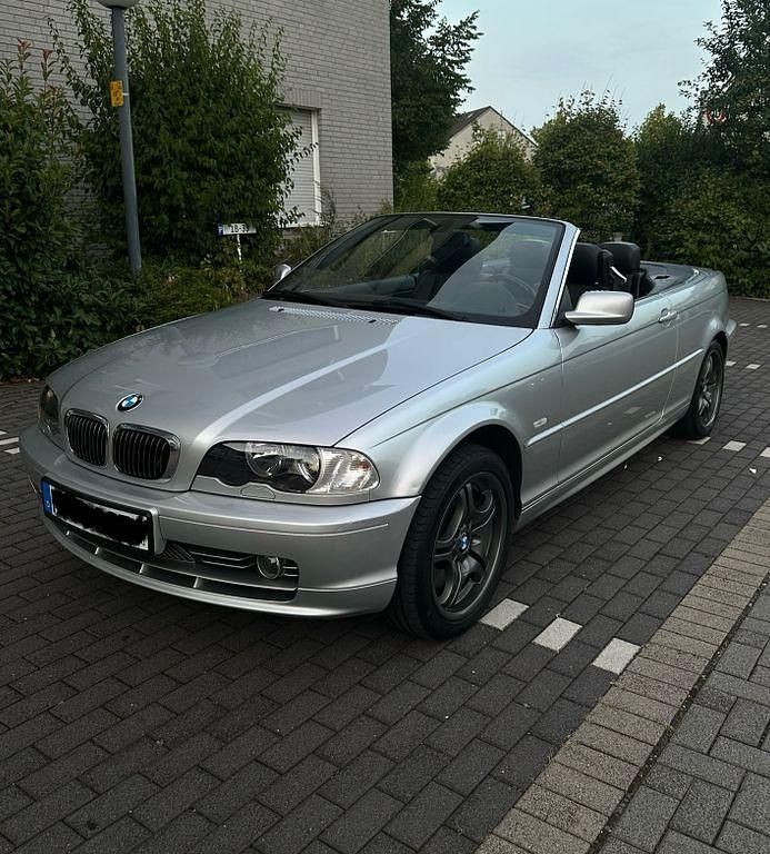 Silber Gebraucht 2001 BMW 330 Cabriolet Sport Line Cabrio | 9.990 € (Superpreis) - Bild 1/4