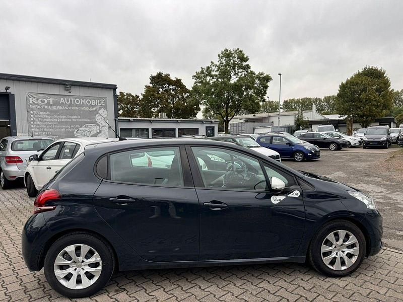 Gebraucht Peugeot 208 68 PS (50 kW) 2019 Grau Kleinwagen