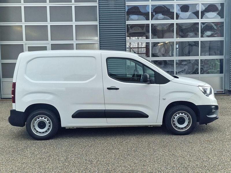 Gebraucht Opel Combo Selection 76 PS (55 kW) 2020 Weiß Van / Kleinbus