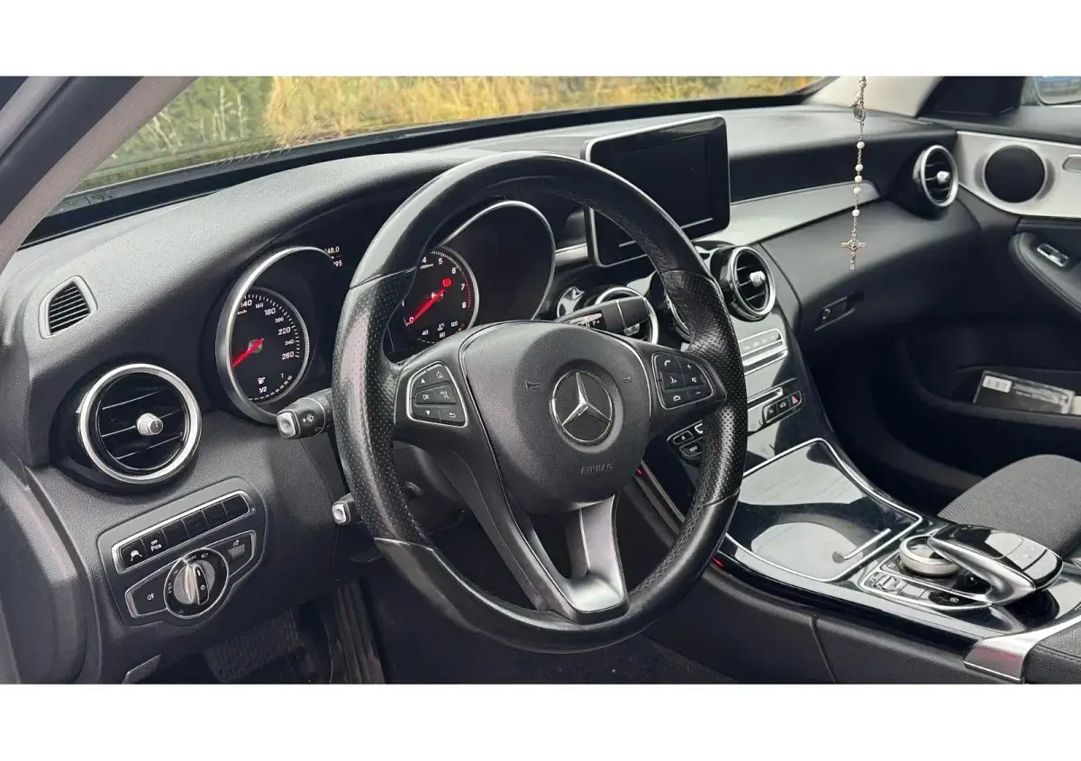 Gebraucht Mercedes C180 Edition 156 PS (114 kW) 2015 Schwarz Limousine