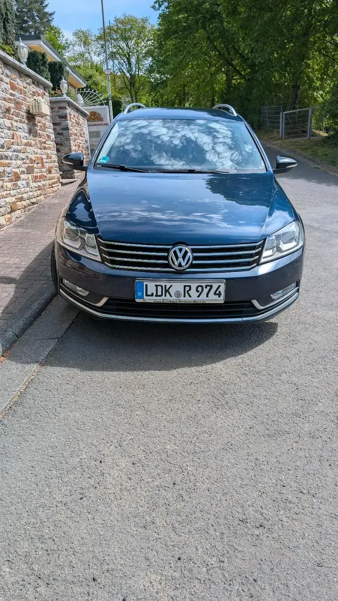 Gebraucht VW Passat 140 PS (102 kW) 2015 Blau Kombi