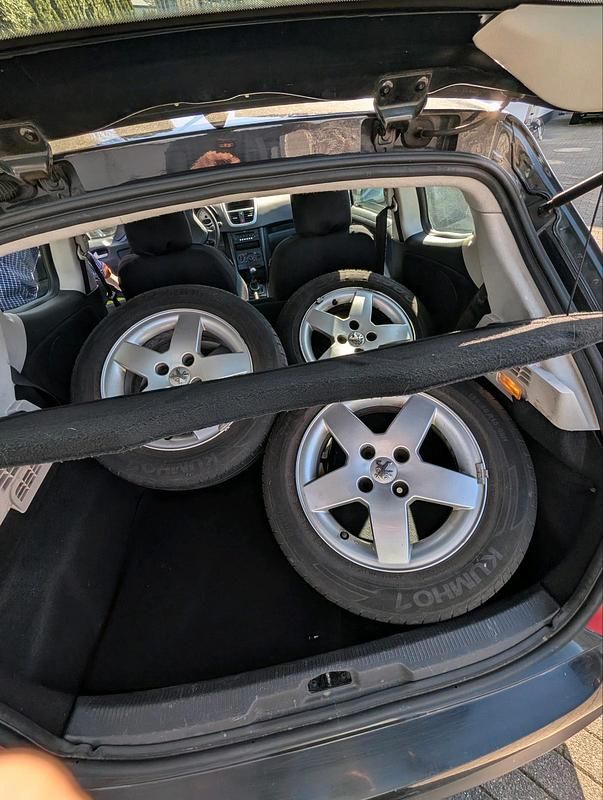 Gebraucht Peugeot 207 95 PS (69 kW) 2008 Schwarz Kleinwagen