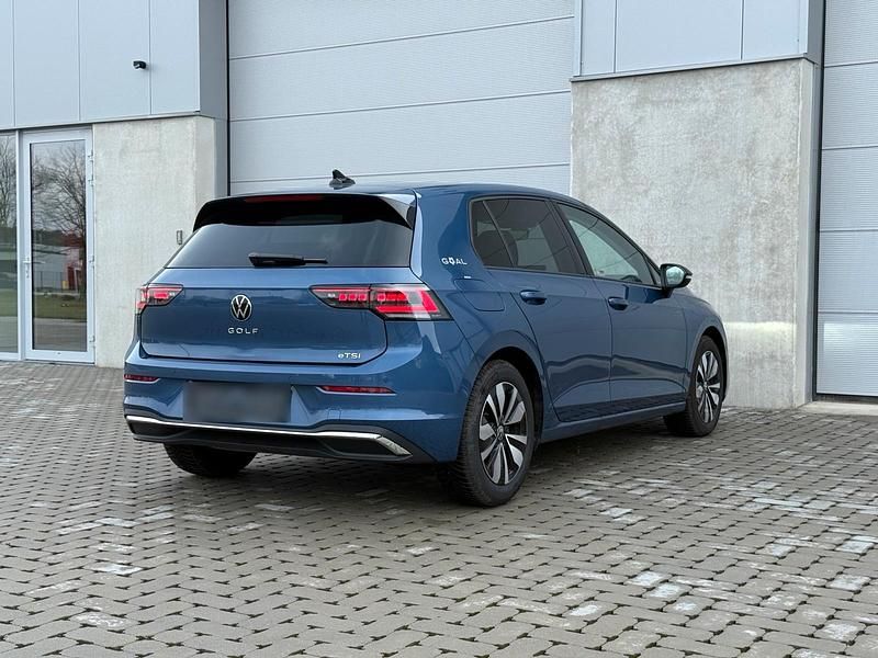 Gebraucht VW Golf VIII 150 PS (110 kW) 2025 Blau Kleinwagen