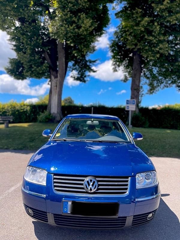 Gebraucht VW Passat Highline 131 PS (96 kW) 2003 Blau Limousine