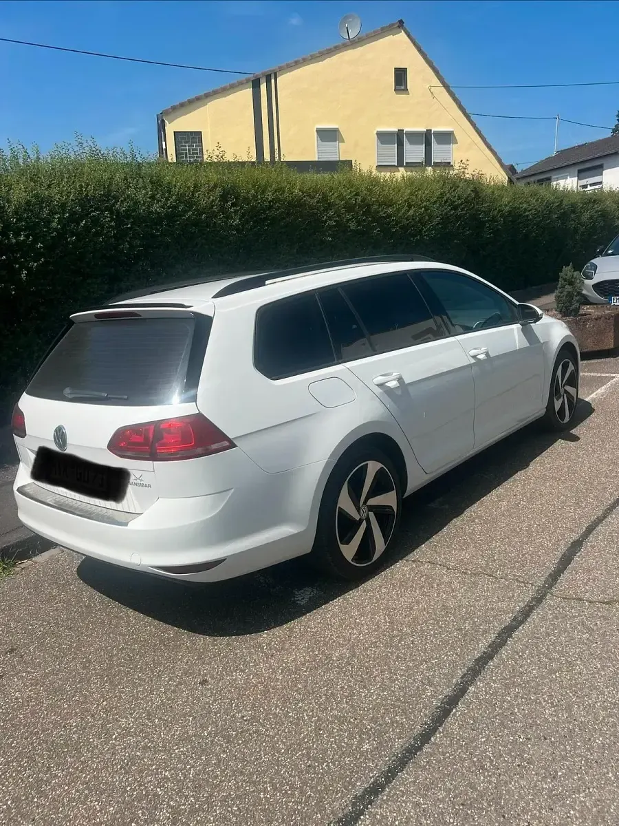 Gebraucht VW Golf VII 110 PS (80 kW) 2015 Weiß Kombi