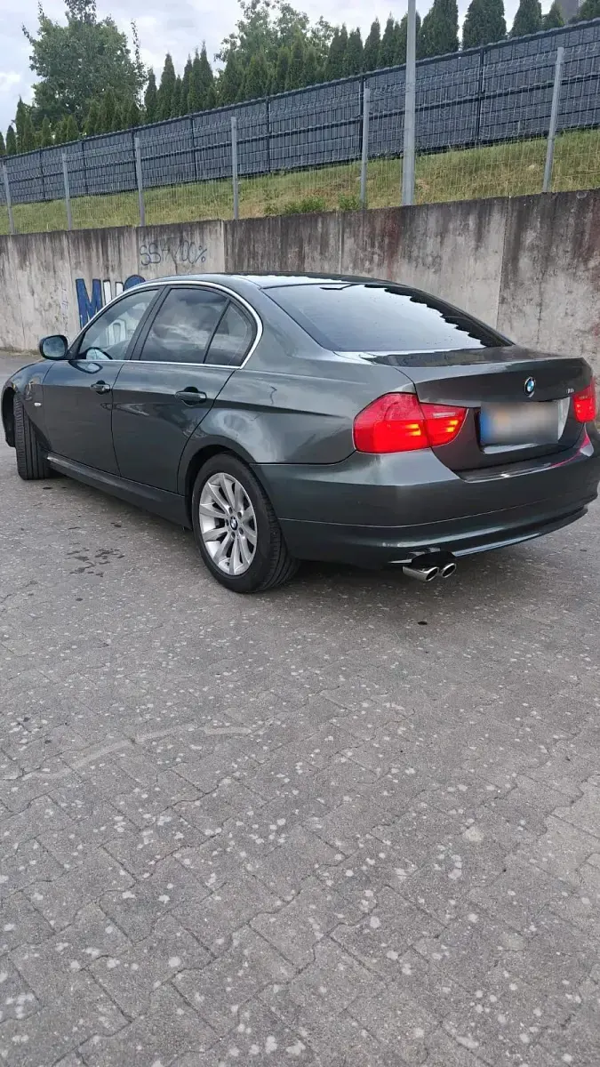 Gebraucht BMW 325 218 PS (160 kW) 2008 Grau Limousine