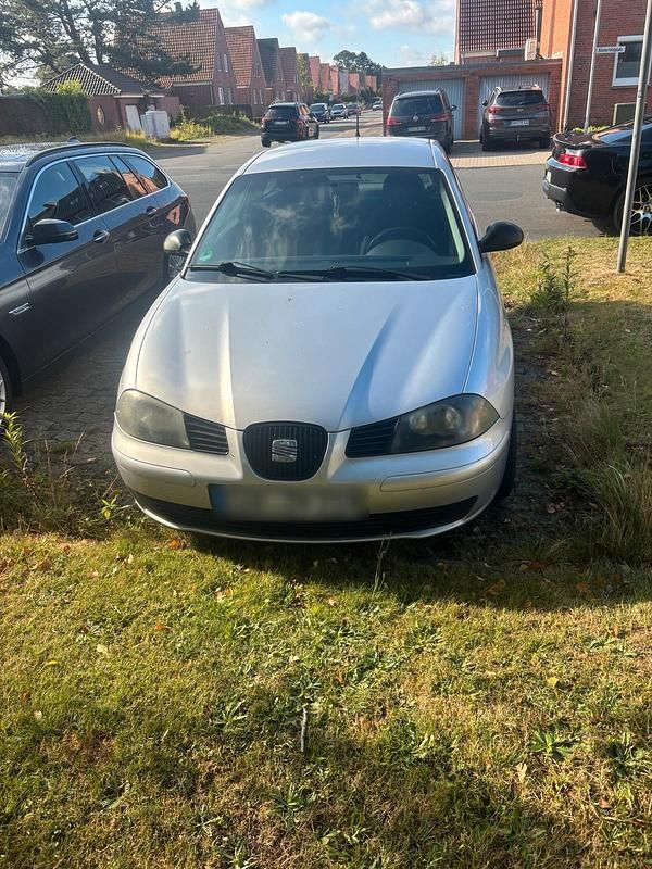 Silber Gebraucht 2005 Seat Ibiza Kleinwagen | 750 € (Superpreis) - Bild 1/4