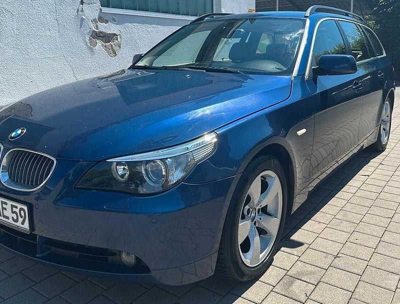 Blau Gebraucht 2006 BMW 530 Kombi | 4.200 € (Guter Preis) - Bild 1/4