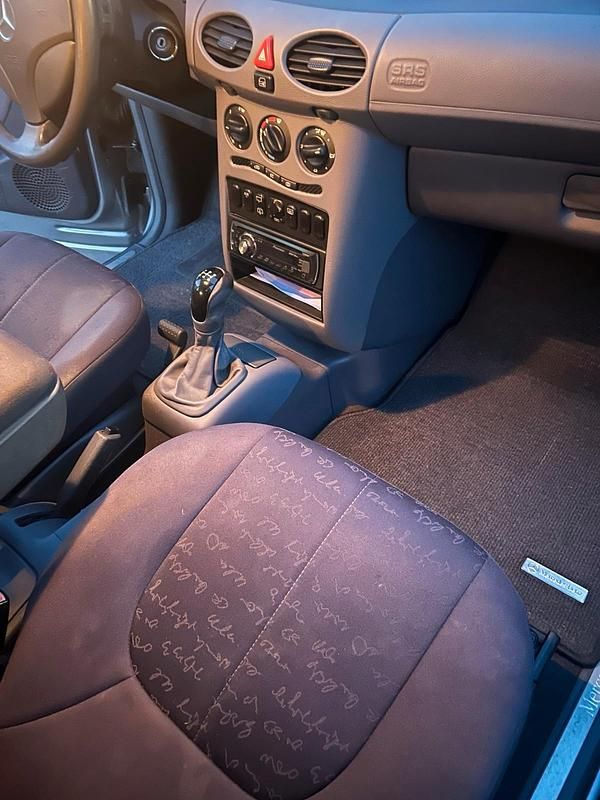 Gebraucht Mercedes A160 Elegance 102 PS (75 kW) 2000 Silber Kleinwagen