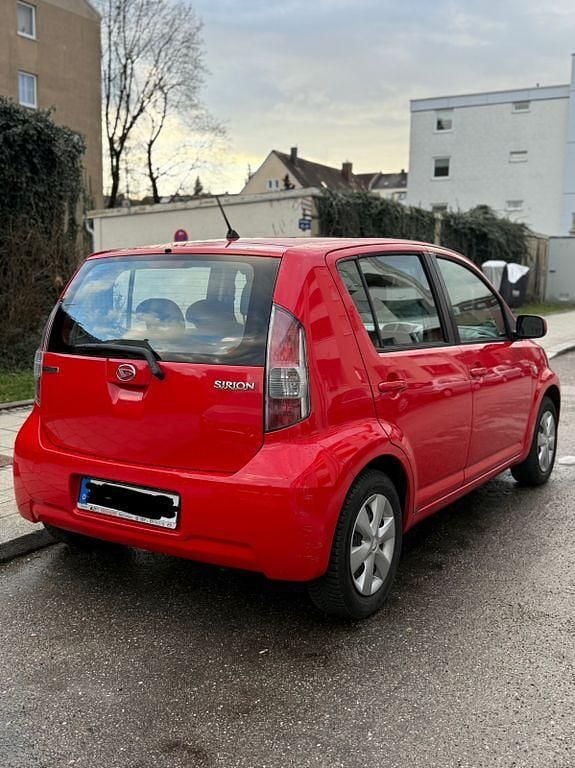 Gebraucht Daihatsu Sirion 69 PS (50 kW) 2008 Rot Kleinwagen