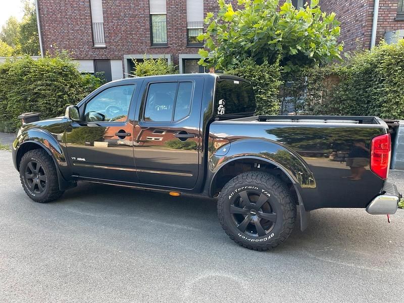 Gebraucht Nissan Navara 213 PS (156 kW) 2014 Schwarz Pickup