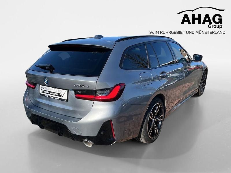 Gebraucht BMW 330e Performance 292 PS (214 kW) 2025 Grau Kombi