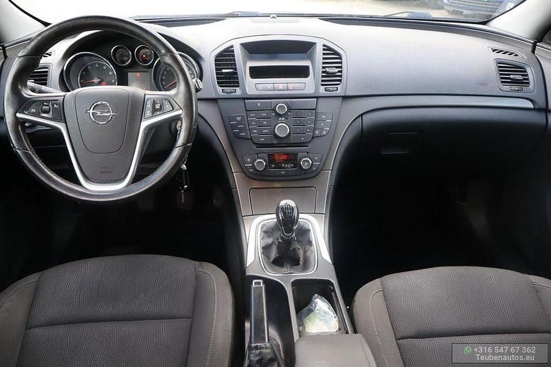 Gebraucht Opel Insignia Edition 140 PS (102 kW) 2010 Grau Limousine