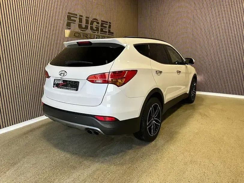 Gebraucht Hyundai Santa Fe 200 PS (147 kW) 2015 White crystal / mic SUV