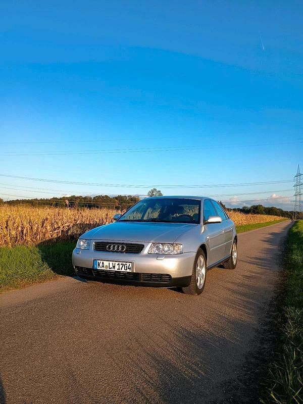 Silber Gebraucht 2003 Audi A3 Kleinwagen | 2.900 € (Superpreis) - Bild 1/4
