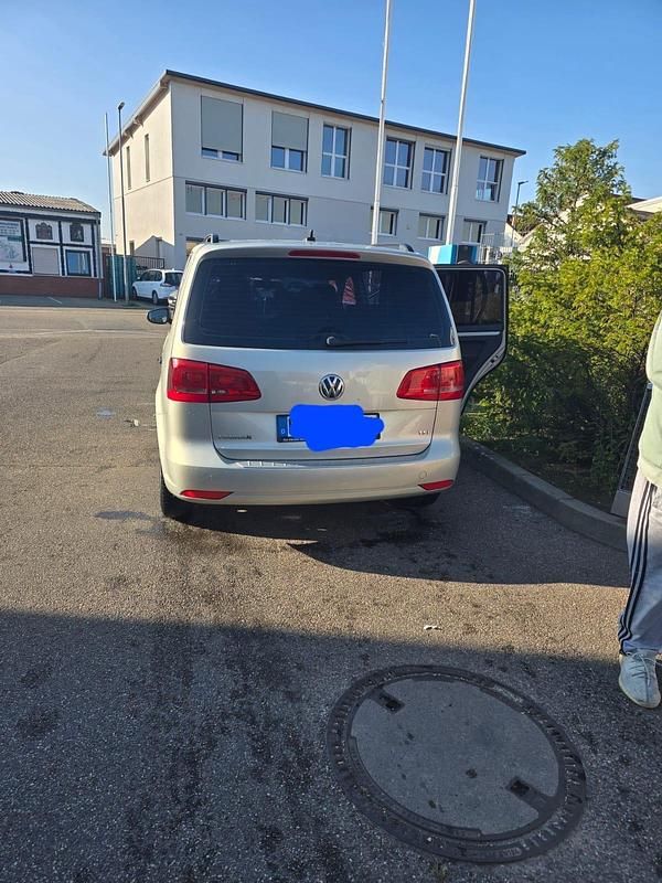 Gebraucht VW Touran 140 PS (102 kW) 2011 Beige Van / Kleinbus