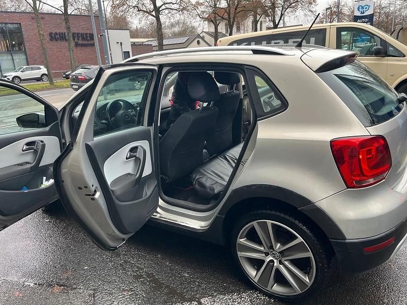 Silber Gebraucht 2011 VW Polo Kleinwagen | 5.250 € (Fairer Preis) - Bild 1/4