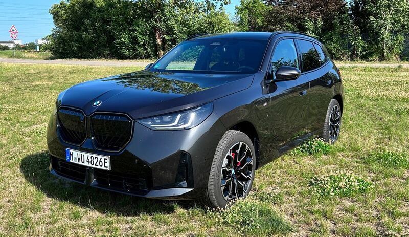 Grau Gebraucht 2025 BMW X3 M Sport SUV | 68.900 € (Teuer) - Bild 1/4