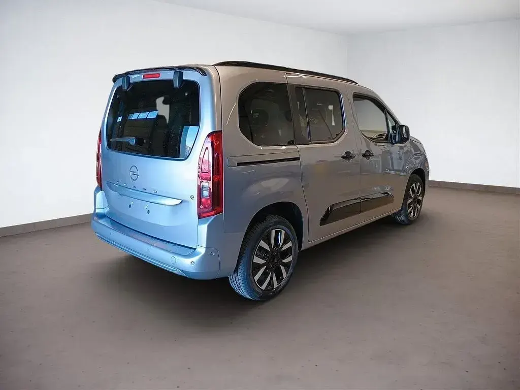 Nowe Opel Combo-e Life 100 kW (136 KM) 2025 Szary Minivan