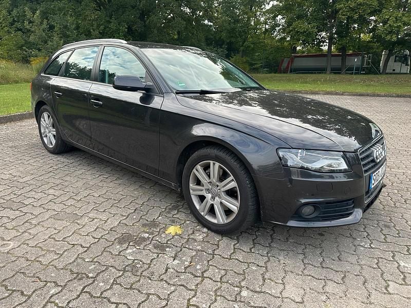 Grau Gebraucht 2010 Audi A4 Kombi | 6.500 € (Guter Preis) - Bild 1/4