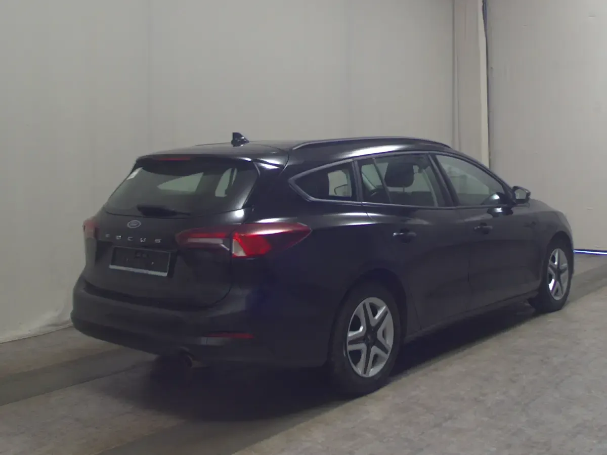 Usado Ford Focus Style 120 CV (88 kW) 2023 Negro Berlina