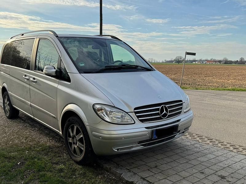 Silber Gebraucht 2007 Mercedes Viano Van / Kleinbus | 6.950 € (Guter Preis) - Bild 1/4