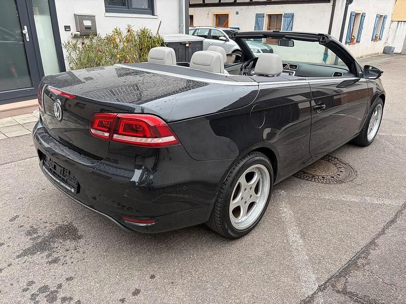 Second-hand VW Eos 140 CP (102 kW) 2011 Negru Cabrio