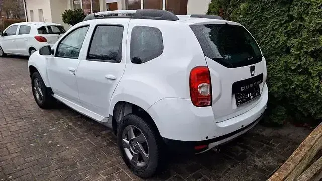 Gebraucht Dacia Duster Prestige 105 PS (77 kW) 2012 Weiß SUV