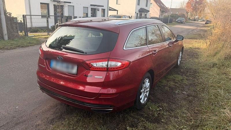 Gebraucht Ford Mondeo Titanium 241 PS (177 kW) 2015 Rot Kombi