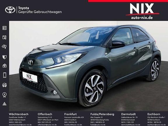 Gebraucht Toyota Aygo X Basis 72 PS (52 kW) 2023 Cardamon green metallic/ night sky black SUV