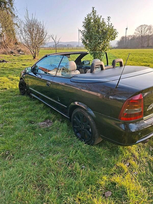 Gebraucht Opel Astra Cabriolet 125 PS (91 kW) 2001 Schwarz Cabrio