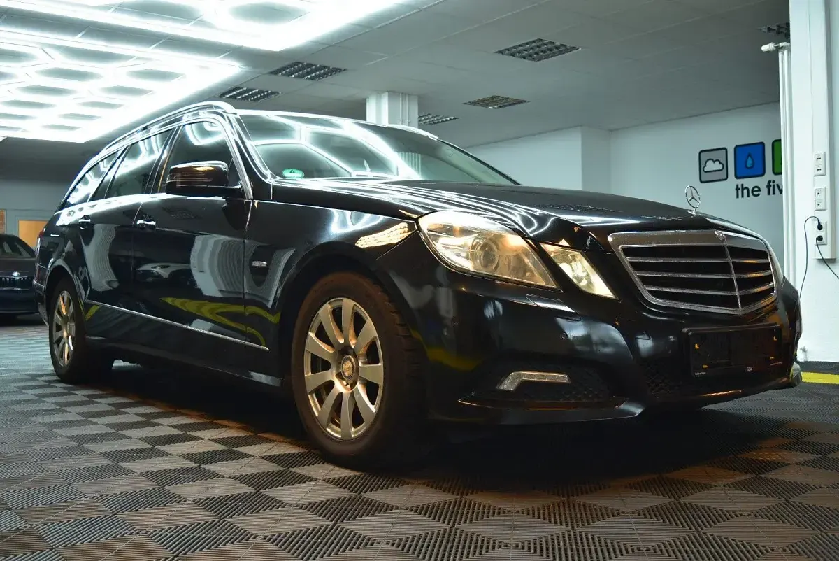 Gebraucht Mercedes E350 231 PS (169 kW) 2009 Schwarz Kombi