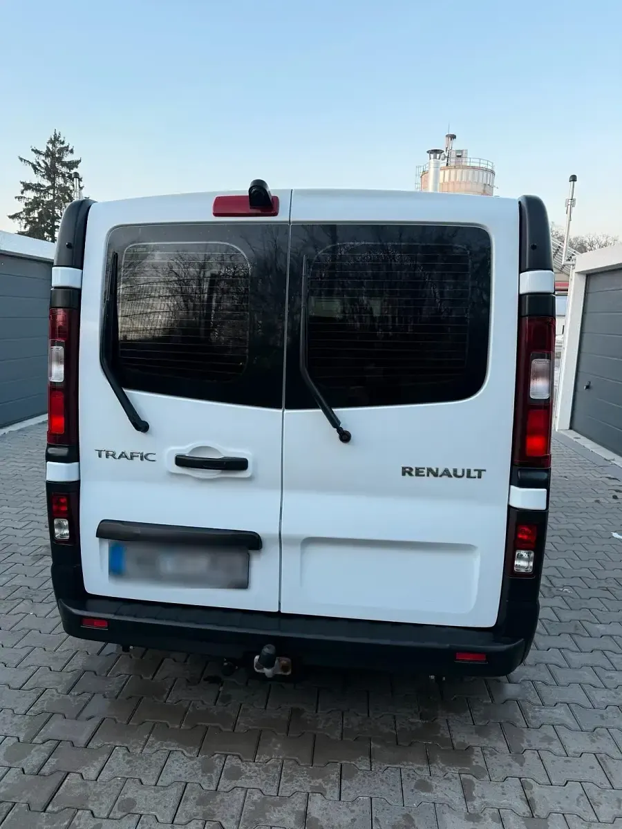 Gebraucht Renault Trafic 120 PS (88 kW) 2015 Weiß Van / Kleinbus