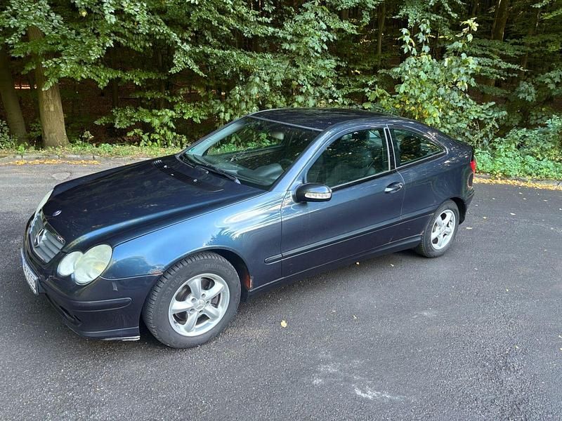 Gebraucht Mercedes 200 163 PS (119 kW) 2001 Blau Coupé