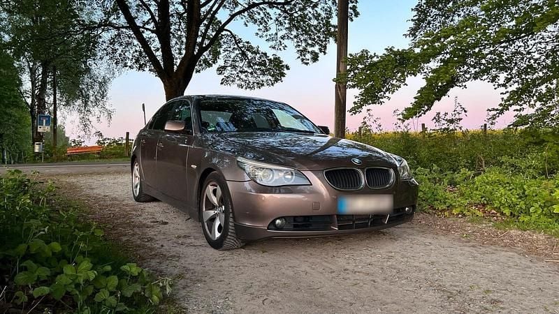 Gebraucht BMW 525 218 PS (160 kW) 2005 Braun Limousine