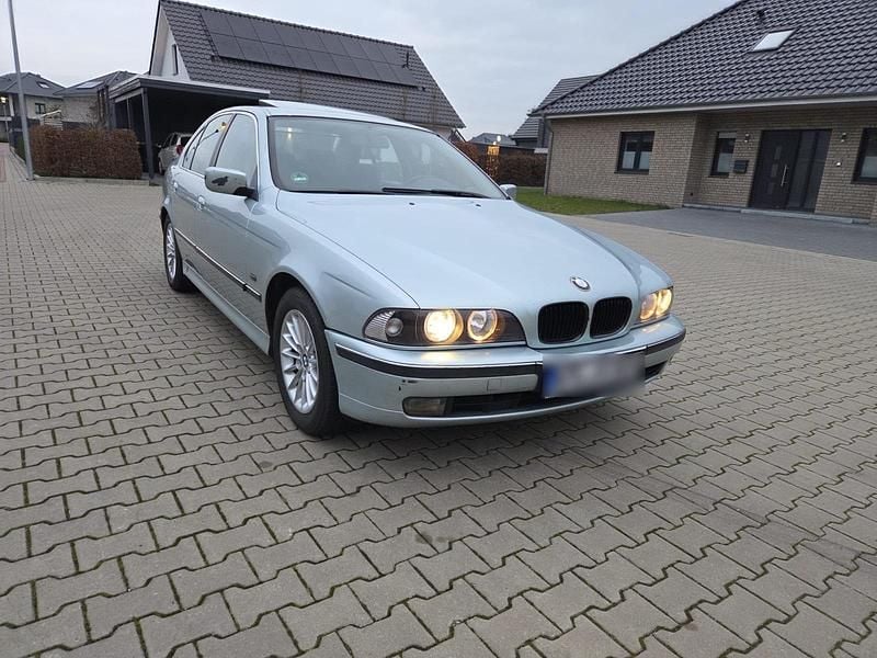Gebraucht BMW 525 143 PS (105 kW) 1997 Silber Limousine