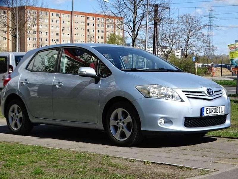 Gebraucht Toyota Auris Luna 132 PS (97 kW) 2012 Kristall blau (8s1) Limousine