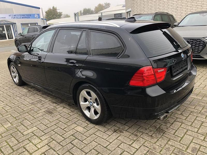 Gebraucht BMW 320 184 PS (135 kW) 2012 Schwarz Limousine