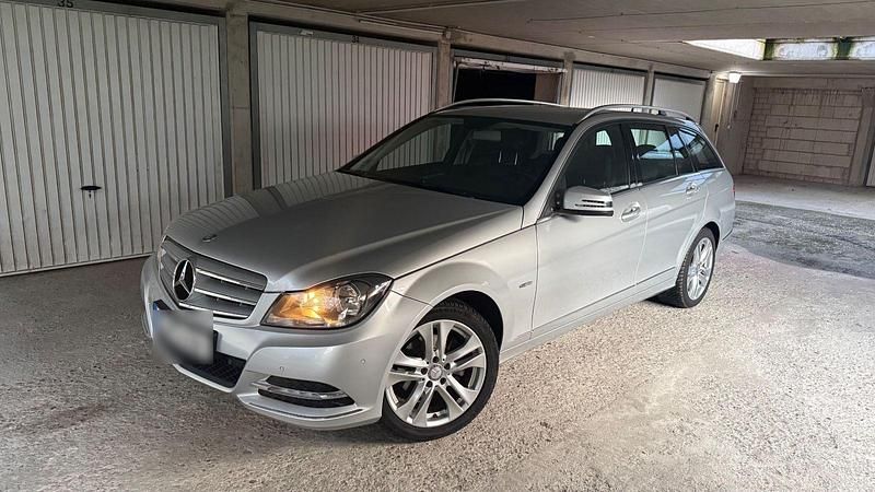 Gebraucht Mercedes C180 156 PS (114 kW) 2011 Silber Kombi
