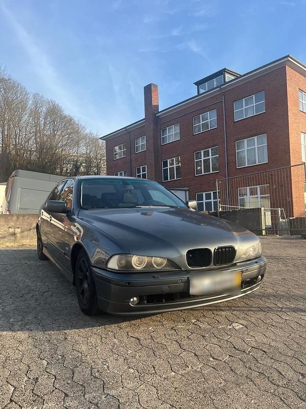 Gebraucht BMW 525 163 PS (119 kW) 2003 Grau Limousine