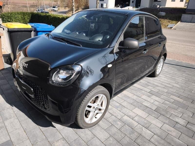 Schwarz Gebraucht 2020 Smart ForFour Electric Drive Passion Premium Kleinwagen | 8.700 € (Fairer Preis) - Bild 1/4