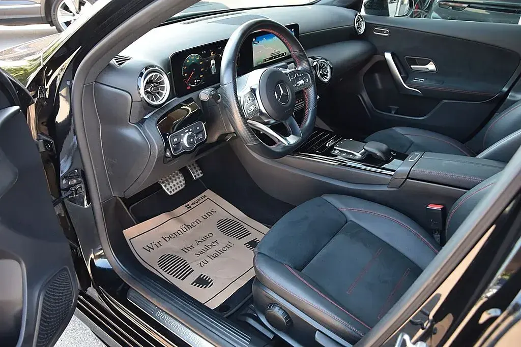 Gebraucht Mercedes A180 AMG line 116 PS (85 kW) 2022 Schwarz Limousine