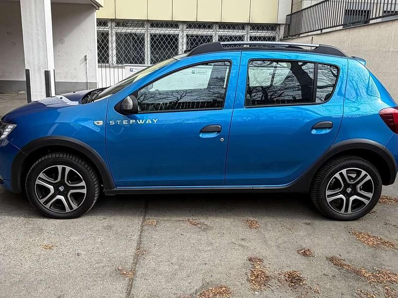Gebraucht Dacia Sandero Stepway 90 PS (66 kW) 2017 Blau Limousine